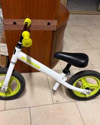 Bicicletta senza pedali