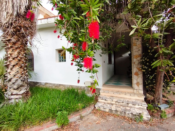 Trabia/c.da salina:villa con ampio terreno