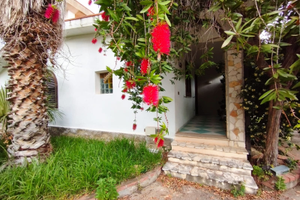 Trabia/c.da salina:villa con ampio terreno