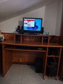 Scrivania in buono stato