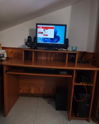 Scrivania in buono stato