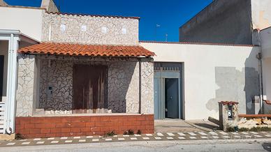 Terreno con base in cemento. 