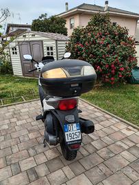 Scooter Kymco 300 People GTi