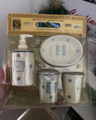 Set bagno di porcellana dipinta a mano vintage
