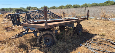Rimorchio carrello agricolo