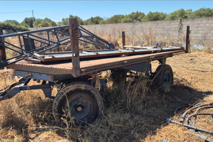 Rimorchio carrello agricolo