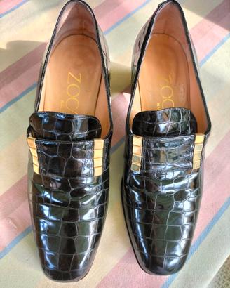 SCARPE A DECOLLETE IN VERNICE NERA