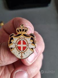 spilla da bavero giacca stemma ordine di malta 