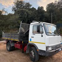 Iveco 109/14 con gru e ribaltabile trilaterale