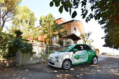 Villa unifamiliare con garage e corte esterna, Tem
