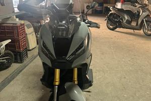 Honda xadv 2021 con 20000 km