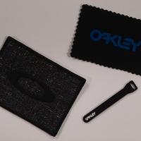 Oakley Logo Nero e Scritta Blu Originale