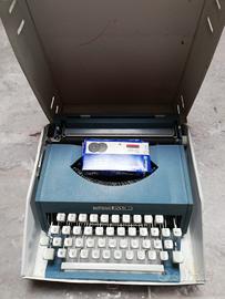macchina da scrivere vintage 