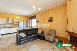 Villa con giardino