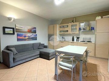 2 LOCALI A CASTEGNATO