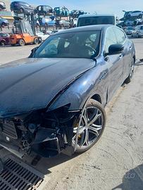 Maserati levante 2023 km 3800
ricambi 