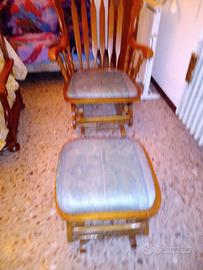 SEDIA A DONDOLO CON POGGIAPIEDE