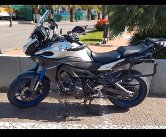 YAMAHA TRACER 900