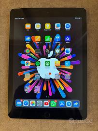 Apple iPad 6 (2018) 128GB  WiFi+4G - Grigio sider