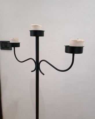 Candelabro da terra in ferro battuto