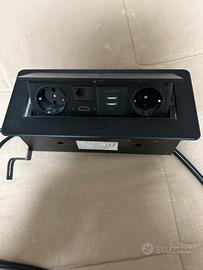 Prese a scomparsa per scrivania