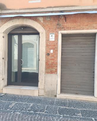 Locale commerciale in Troia