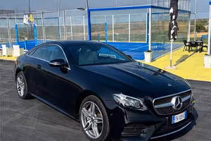 Mercedes E220 4 matic Amg premium full optional