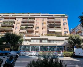 Pescara centro, ampio ufficio arredato