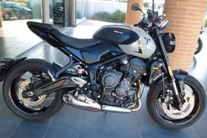 Triumph Trident 660
