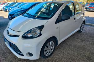 Toyota Aygo 1.0 12V VVT-i 5 porte Lounge Connect