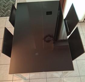 Tavolo allungabile con sedie