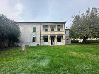Villa a Caldiero (VR)
