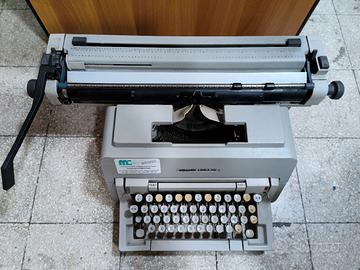 Macchina da scrivere Olivetti  linea 98 Vintage