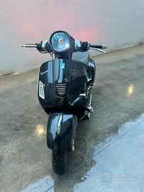 Vespa 300 per ricambi o intera