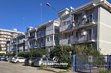 Via mar grande appartamento con box auto