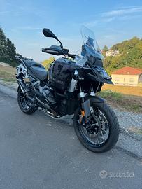 Bmw r 1300 gs adventure tri.blac k- 2025