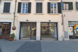 Negozio 100 mq Piazza San Domenico, 27 Prato