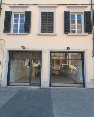 Negozio 100 mq Piazza San Domenico, 27 Prato