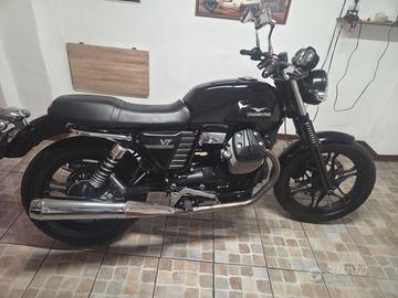 Moto GUZZI V7 - 2013 KM 20.000