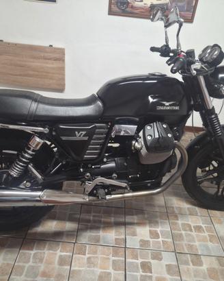 Moto GUZZI V7 - 2013 KM 20.000