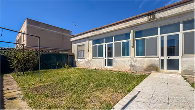 Campidanese con grande giardino e garage