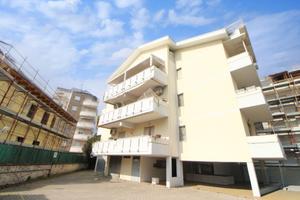 2 LOCALI A FRANCAVILLA AL MARE