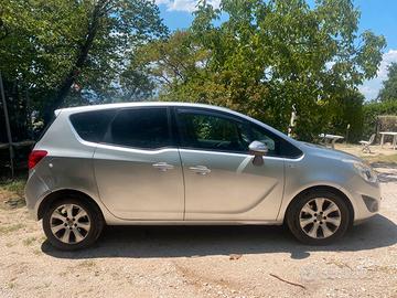OPEL MERIVA 2010 con impianto GPL.
