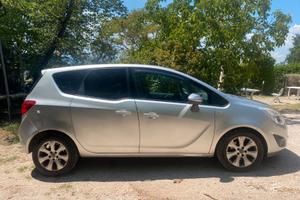 OPEL MERIVA 2010 con impianto GPL.