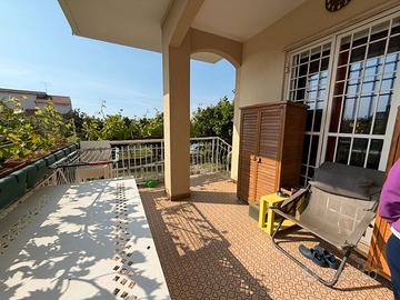 Pietra ligure si propone trilocale con giardino