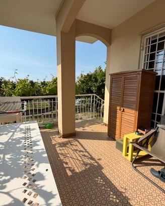 Pietra ligure si propone trilocale con giardino