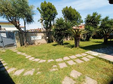 Villetta con giardino