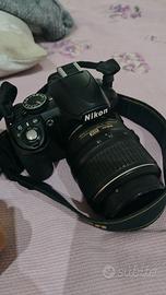 Nikon D3100 - Obiettivo 18-55 VR con custodia
