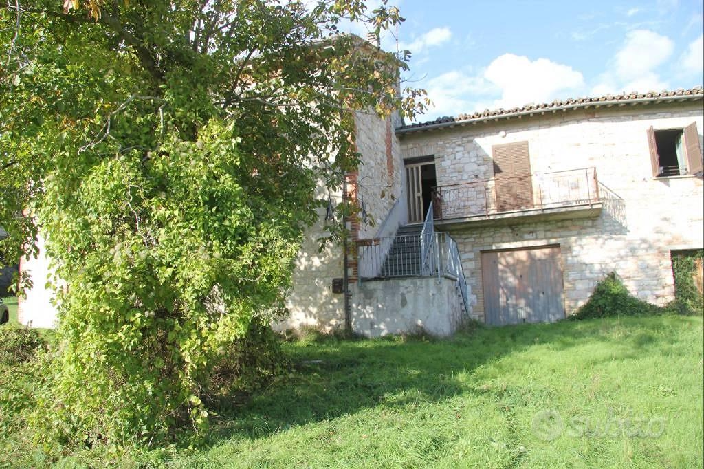 Rustico / Casale di 300 m² con più di 5 locali e b - Vista 5