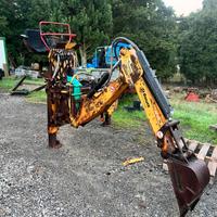 Retro escavatore per trattore